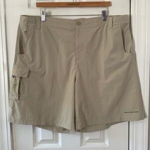 Columbia PFG Fishing Shorts Size XXL #374